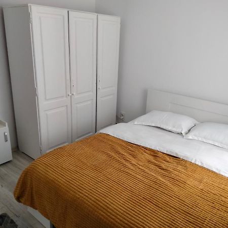 Appartamento Bulevard Apartament Alba Iulia Esterno foto