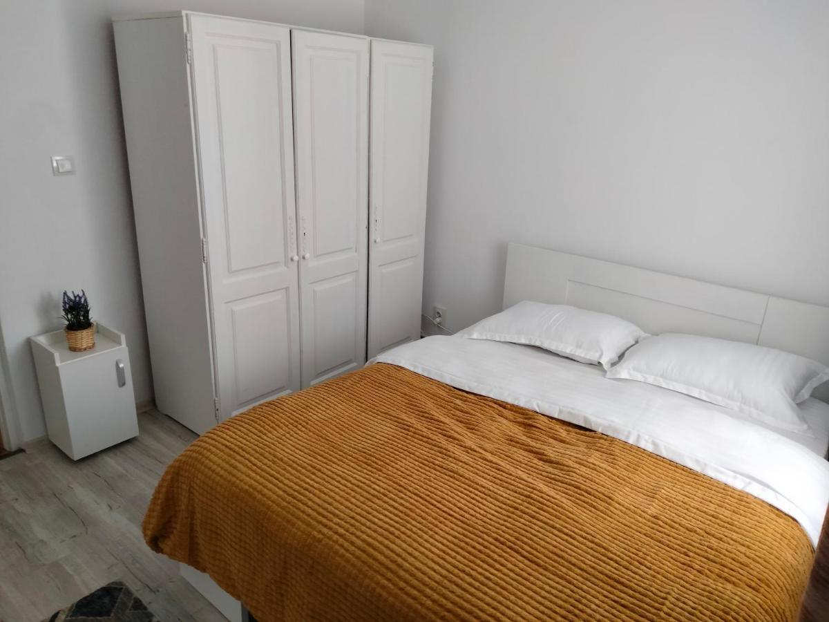 Appartamento Bulevard Apartament Alba Iulia Esterno foto